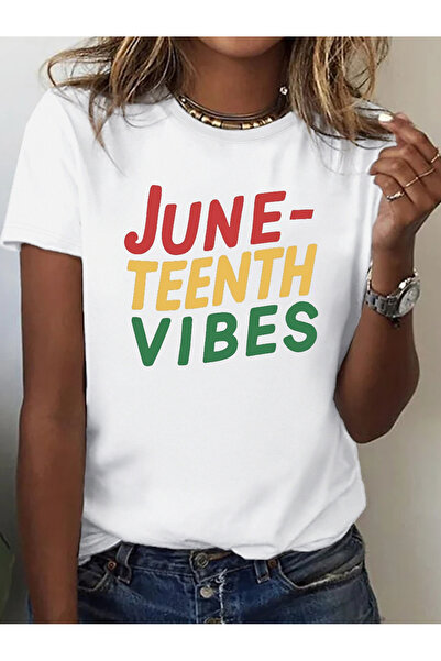 2mcup تي شيرت Juneteenth Vibes مطبوع عليه حروف وياقة دائرية للربيع/الصيف كاجو...
