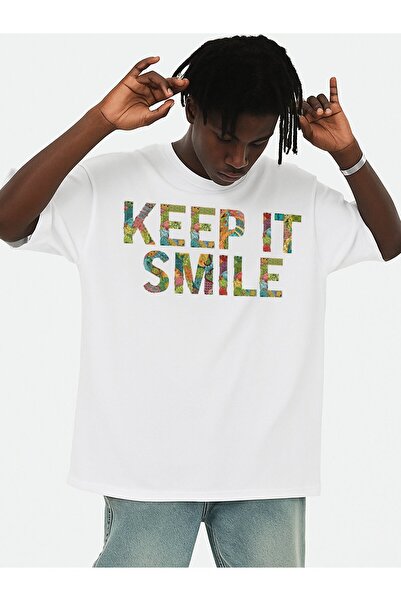 1001 Line تي شيرت رجالي بطبعة Keep It Smile مقاس 3XL بلس سايز أبيض مع حروف مل...
