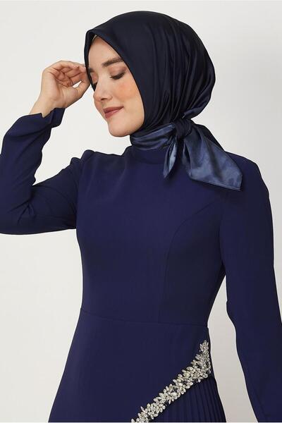 Alvina Carmen Scarf 8642