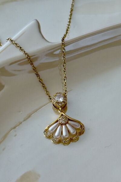 Trendy Butik Steel Pearl Detailed Mussel Figured Necklace
