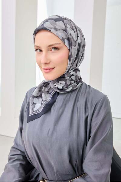 Silk Home وشاح فيلورا بنقشة الزهور أنثراسايت