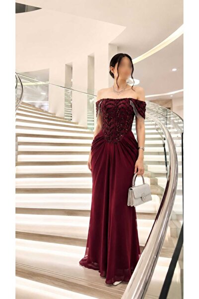 SAMEERAH STYLE Luxury Burgundy Off-Shoulder Crystal Embellished Evening Dress