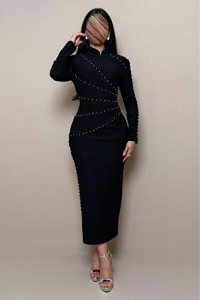 ALTOBAD Luxurious black dress with shiny bead details