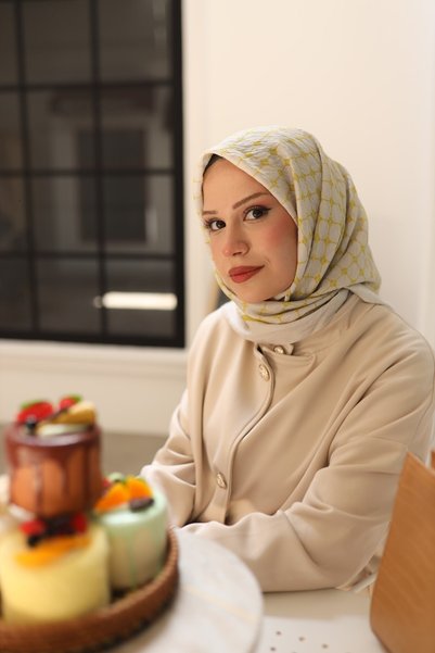 Silk Home Olinda Eşarp IST 48001 - 17 Taş - Yağ Yeşili İnce Monogram Desen