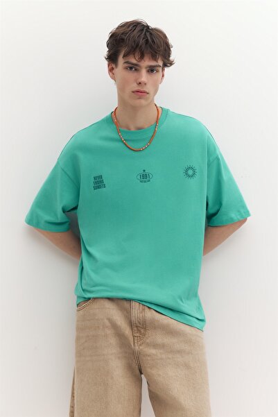 Pull & Bear STWD güneş grafikli tişört