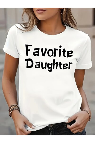 01THEONE تي شيرت أبيض مطبوع عليه "Favorite Daughter" - ياقة دائرية، أكمام قصي...
