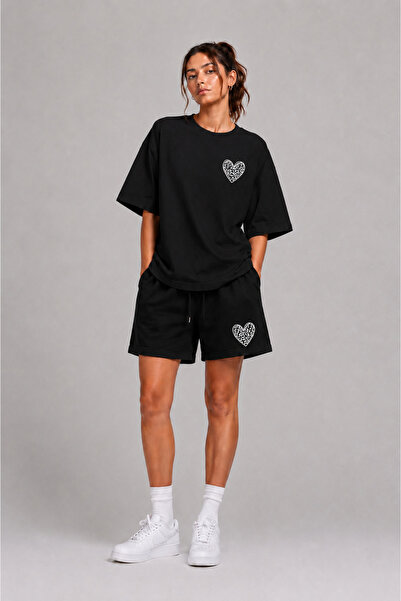 ARHMHEM Loose and Comfortable Heart-Patterned T-Shirt and Shorts Set.