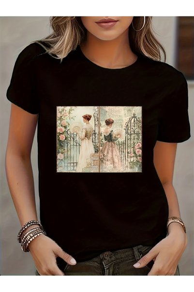 212Wear اختيار مثالي للربيع والصيف، هذا القميص الناعم ذو الرقبة المستديرة القابل للغسل في الغسالة يتميز بطباعة صورة توضيحية من مجلة من عصر الفيكتوري.