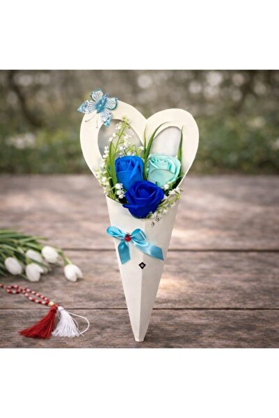 velve Martisor vestirea primaverii cu 3 trandafiri din sapun si margaritari, ...