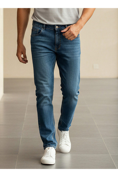 DNM Men Straight Fit Mid-Rise Jeans