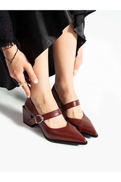 misio shoes VELINA Kadın Sivri Burun Kalın Bantlı Toka Detaylı 5 Cm Kalın Top...