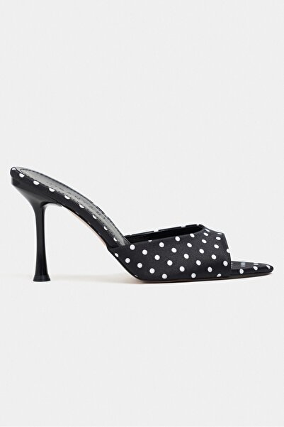 NİŞANTAŞI SHOES شبشب نسائي من ريناتا باللون الأسود بنقشة منقطة ومقدمة مدببة و...