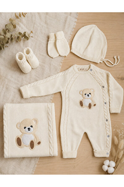 a baby 5-Piece Baby Cotton Set +3 Months