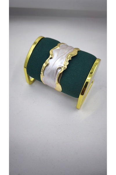 VOBEEYKU Brass Plated Wave Form Detailed Handcuff Bracelet