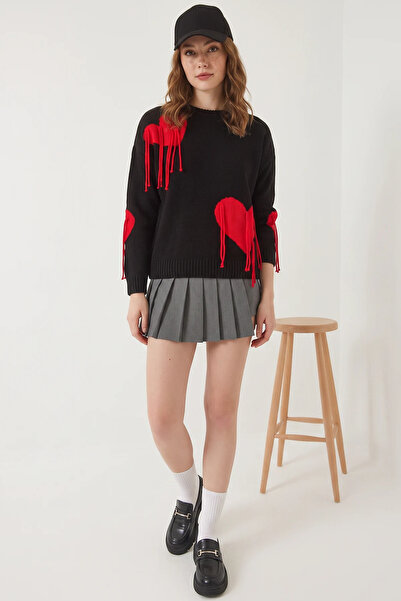 Generic Brand Women's Heart-Shaped Fringed Knitwear Black Red Sweater