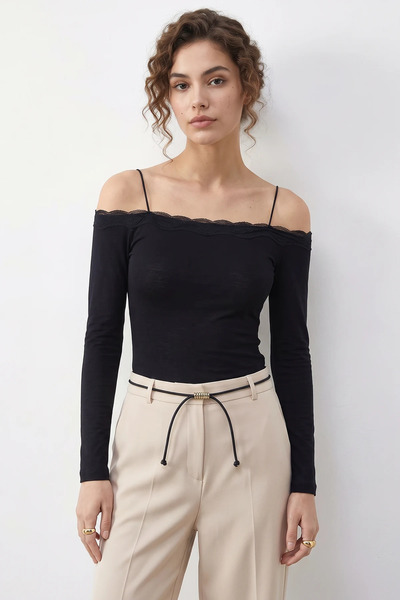 Şeker Portakalım Women's Strappy Lace Detailed Madonna Collar Black Blouse
