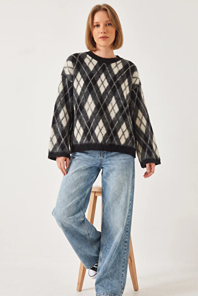 Efnaz style Women's Shaded Diamond Pattern Slit Knitwear Black Sweater