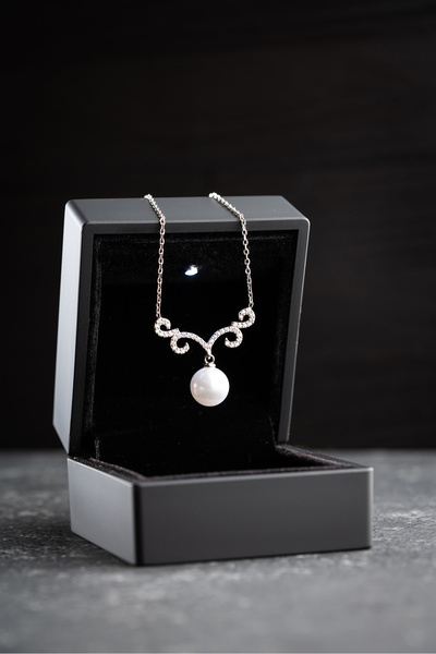 Silvano Jewelry 925 Ayar Gümüş Işıklı Kutuda Hediyelik İncili Tasarım Kolye