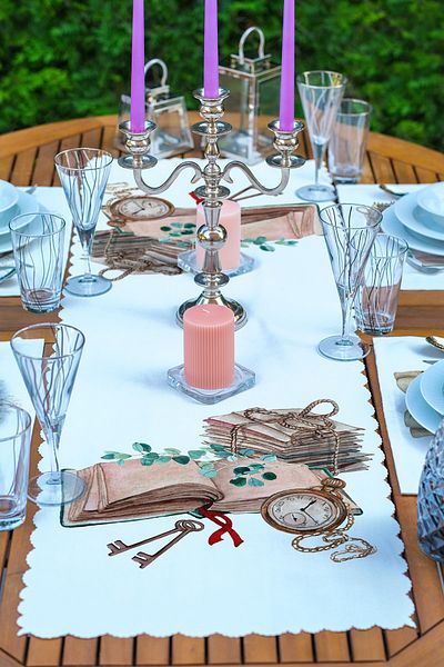 Realhomes 4+1 White Floor Special Designed American Service & Runner Set