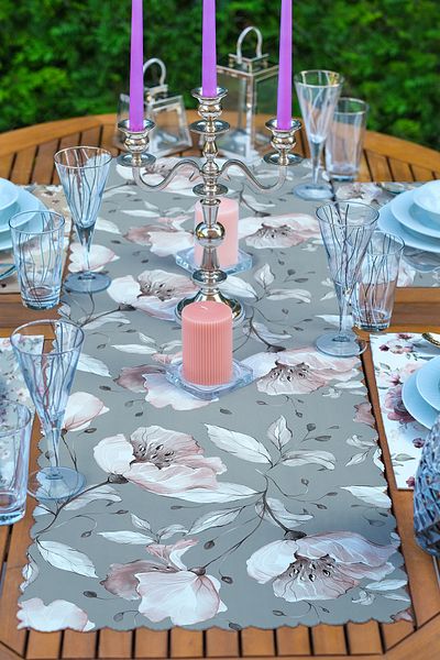 Realhomes 4+1 Colorful Floor Rose Motif American Service & Runner Set