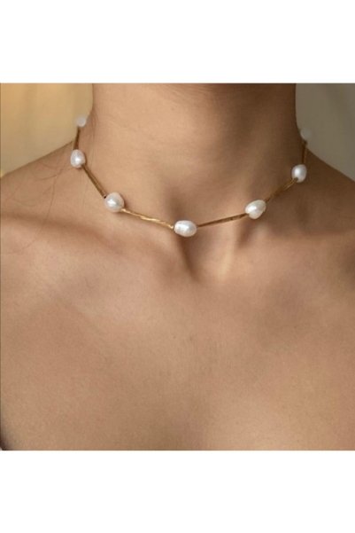 AYYA ATELIER قلادة نسائية من اللؤلؤ الذهبي