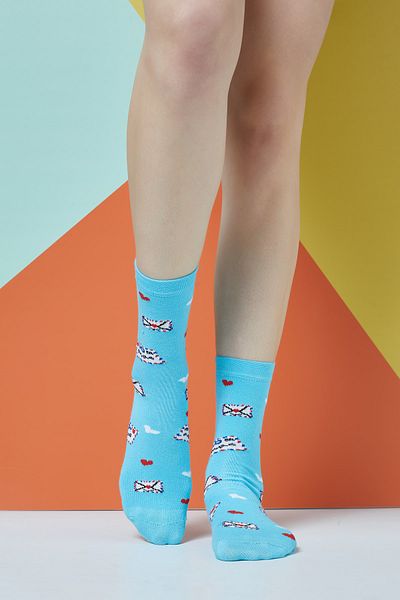 The Socks Company Дамски многоцветни чорапи с шарка на любовни букви
