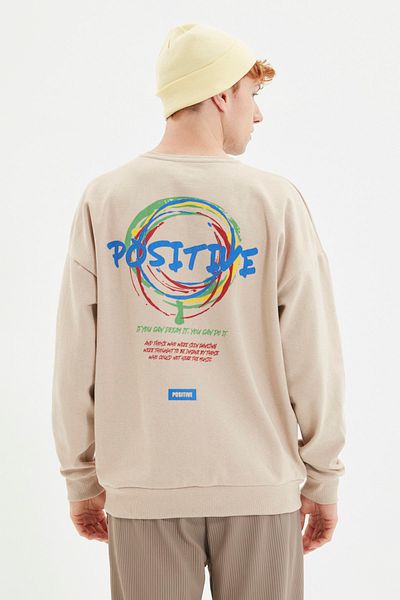 Trendyol Collection Béžová oversize mikina s výstřihem a potištěným textem – TMNAW22SW0804