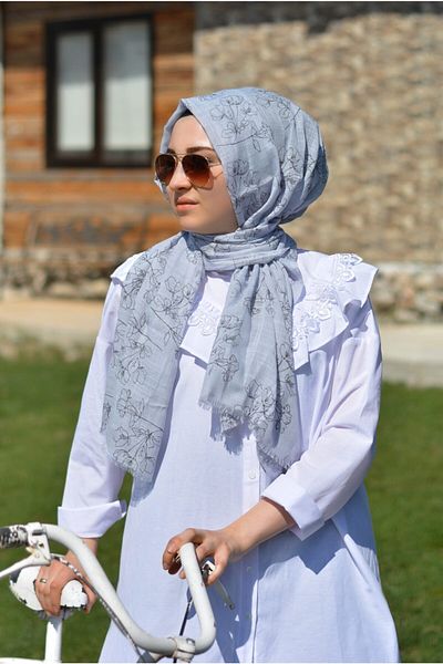 Veille Flower Patterned Ice Blue Shawl