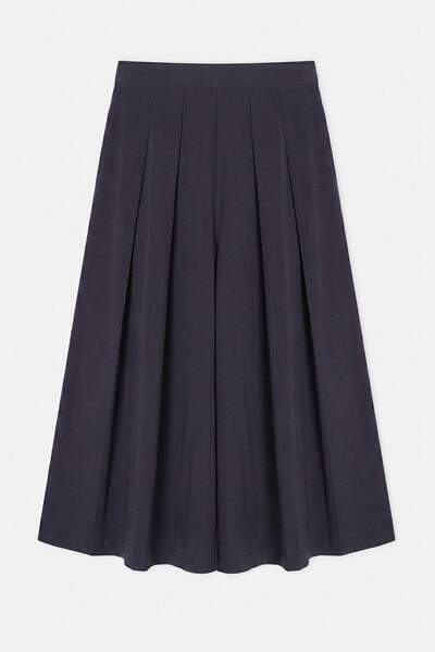 Drop by TrendyolMilla بنطلون مودال أزرق داكن بخصر مطاطي وسحاب وطيات TDRSS26PL...
