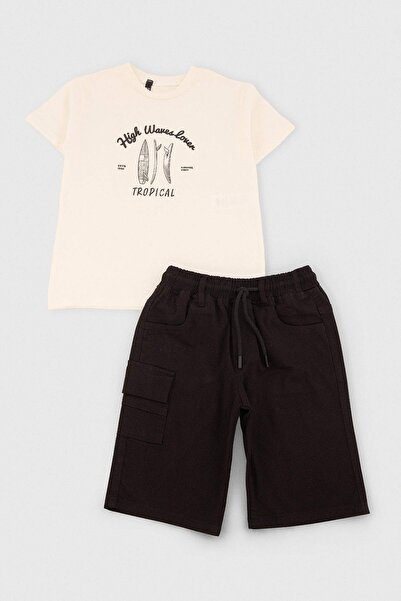 TRENDYOLKIDS White Boy's Knitted Top and Bottom Set Tkdss26Au00147