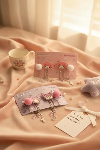 Hello Kitty Lisanslı Zincir Saç Tokası (2 Adet) – Sallantılı & Modern Tasarım