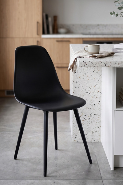 VİLİNZE Eames Siyah Ahşap Ayak Plastik Siyah Sandalye