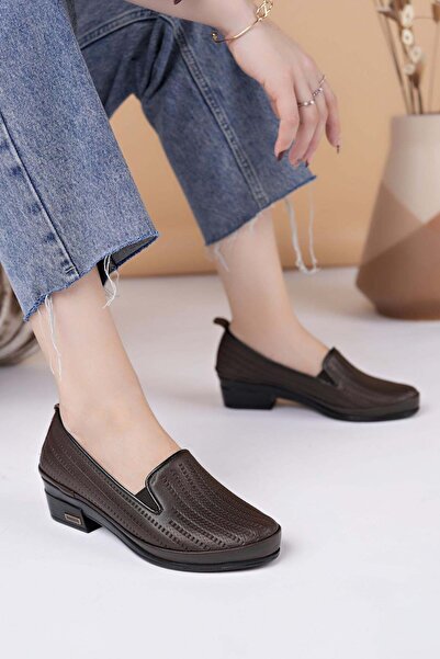Castle Black 14421 Pantofi de damă cu toc din piele naturală cu model de lanț...