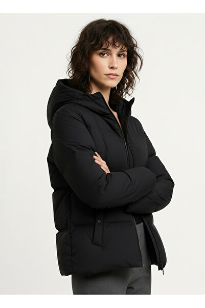 ONLY Siyah Kadın Kapitone Mont ONLLEA RAIN PUFFER SHORT OTW