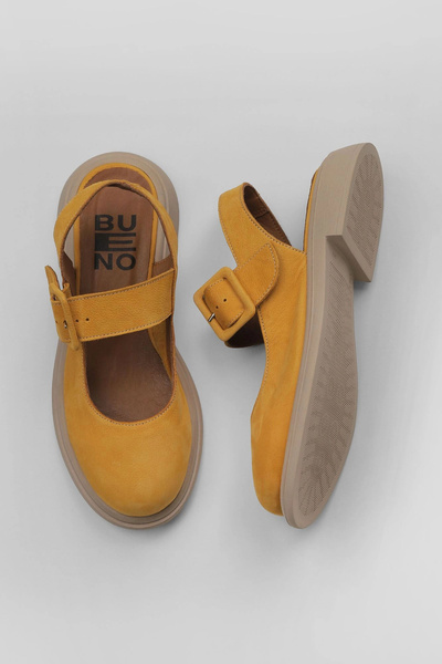 Bueno Shoes Κίτρινα γυναικεία φλατ σανδάλια Nubuck 01wy8702