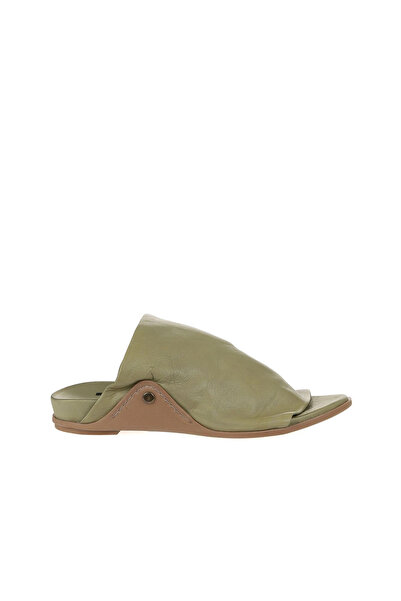 Bueno Shoes شبشب نسائي مسطح من الجلد الكاكي 01wu7602