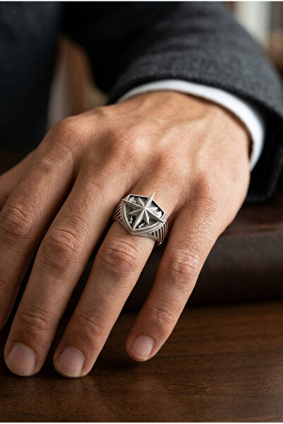 Begondio Special Design Masculine Adjustable Men's Ring with Compass Figure