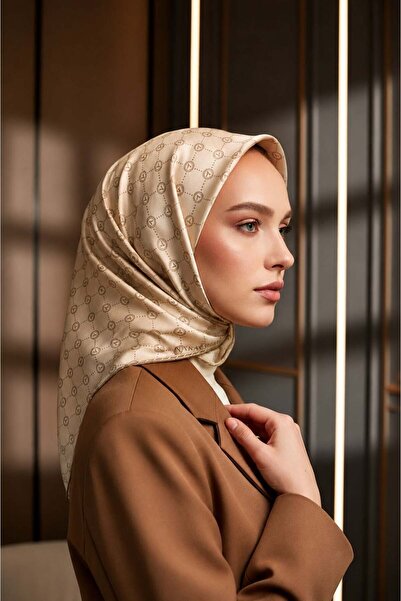 Vissona %100 Twill İpek Monogram Desenli Bej Renkli 90x90 Eşarp Dikim Şekli :...
