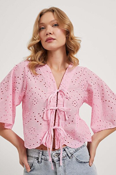 Arma Life Women's Lace-Up Batwing Sleeve Patterned Pink Crop Blouse