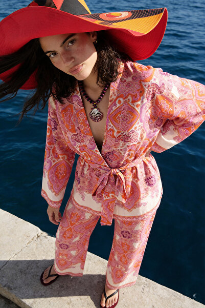 Quzu Kratki kimono sa šalom i pojasom, roze