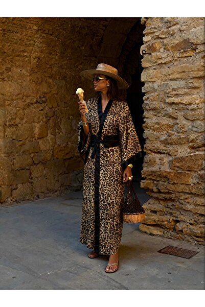Magic BAlance Leopar Desenli Siyah Biyeli Kadın Kimono | 888Balance