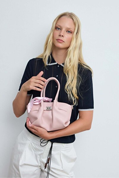 Shule Bags Pier Fular Λεπτομερής τσάντα χειρός και χιαστί σε ροζ πούδρα