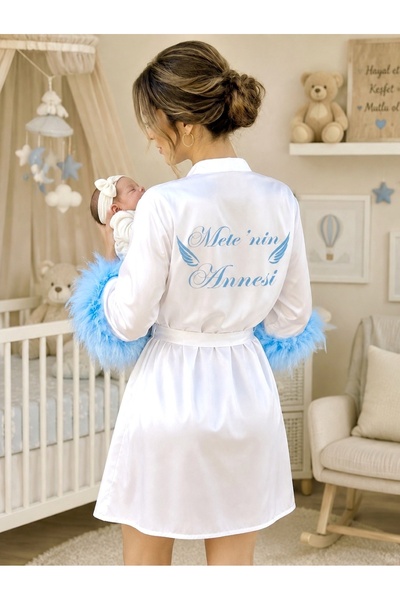 bridebyvictoria (İSMİNİZİ YAZIYORUZ) İsim Yazılı Kolları Mavi Tüylü Beyaz Sat...