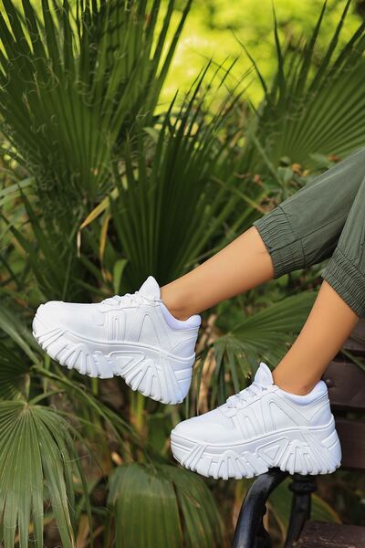 Madam Tarz Garen Sole Sports Shoes White