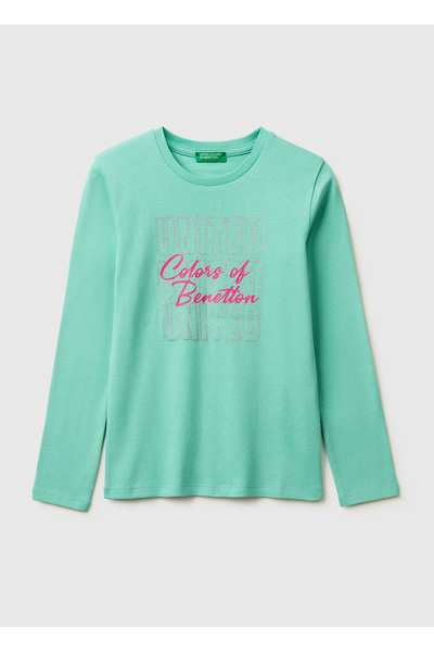 United Colors of Benetton فتاة ترتدي تيشيرت بأكمام طويلة وياقة دراجة مع تفاصي...