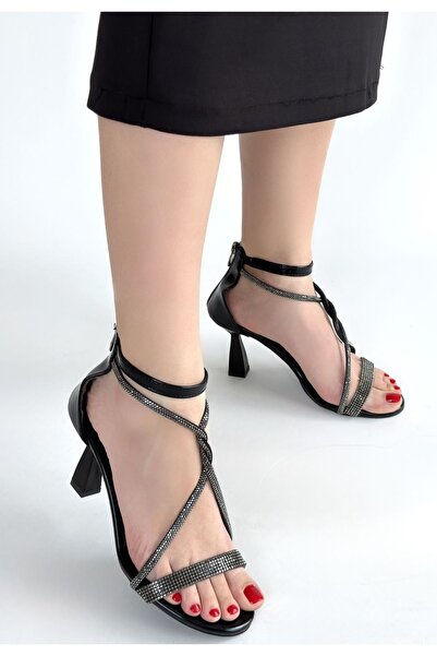 HWNLİFE Yulia Black Patent Leather Heeled Shoes