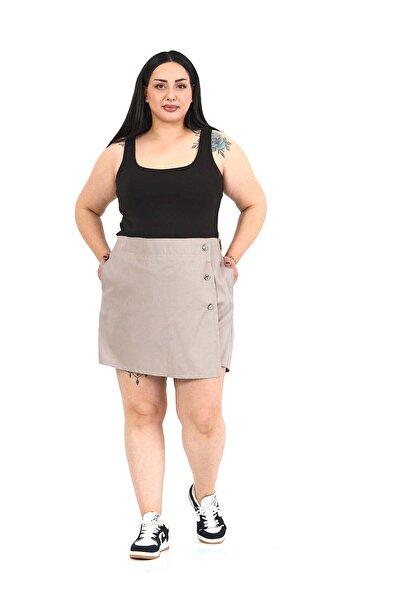 DISENTIS MODEST Σορτς φούστα μεγάλου μεγέθους με λεπτομέρεια κουμπιού μπροστά...