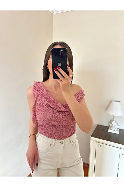 Selin Damla Kadın Pembe Asimetrik Yaka Esnek Dantel Bluz