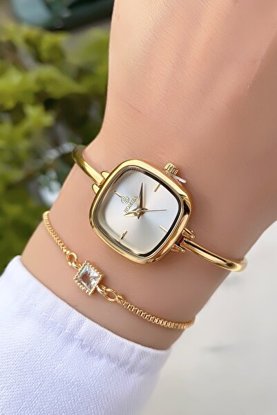 Homies Women's Wristwatch - Adjustable Steel Band - Comes with a Bracelet Gift