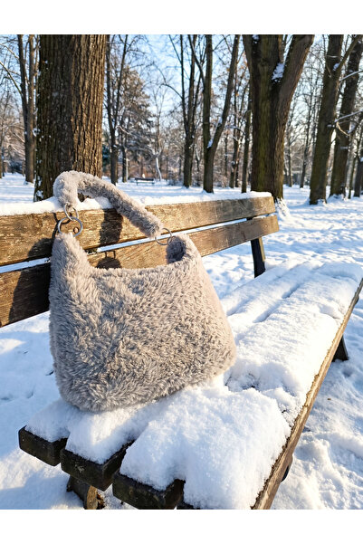 Meya design Soft Touch, Modern Style: Hand-Knitted Plush Shoulder Bag